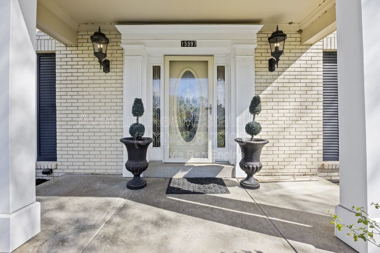 15997 Trowbridge Rd - Photo 7 of 33