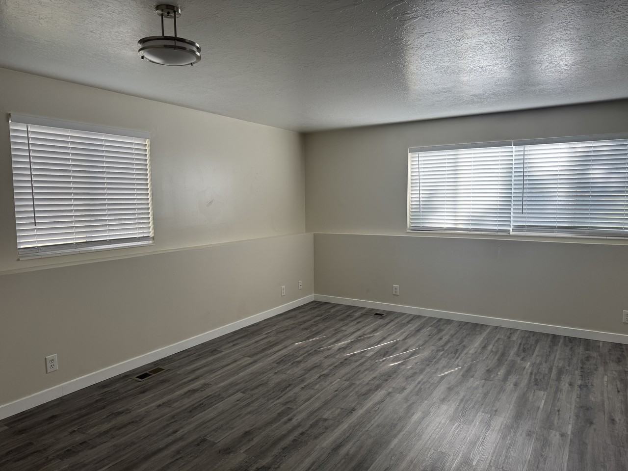 1431 Monroe Blvd #4 - Photo 5 of 10