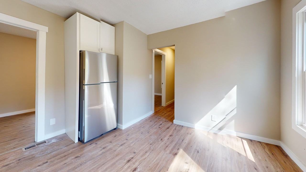 83 Nash St - Photo 2 of 27