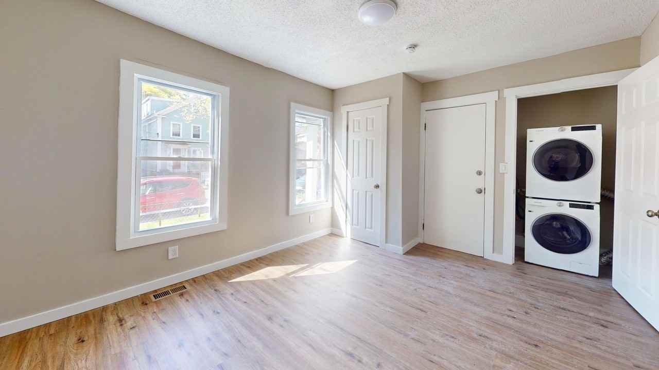 83 Nash St - Photo 4 of 27