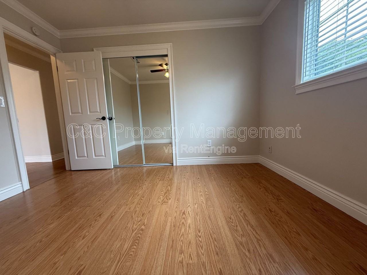 476 Ferris Ave - Photo 4 of 11