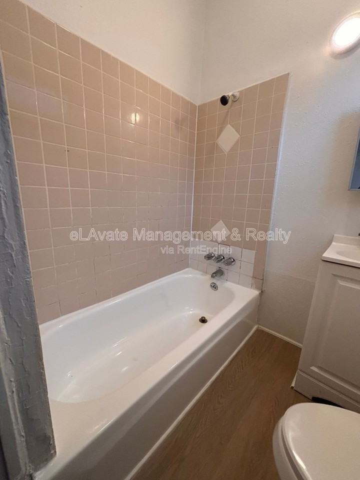 1315 S Flower St #202 - Photo 7 of 13