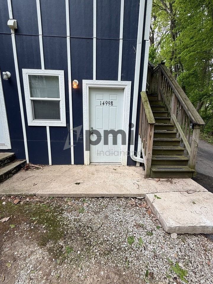 14998 Allisonville Rd - Photo 2 of 19