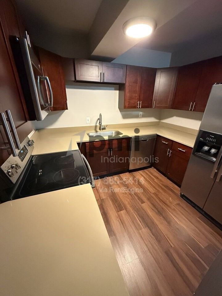 14998 Allisonville Rd - Photo 4 of 19