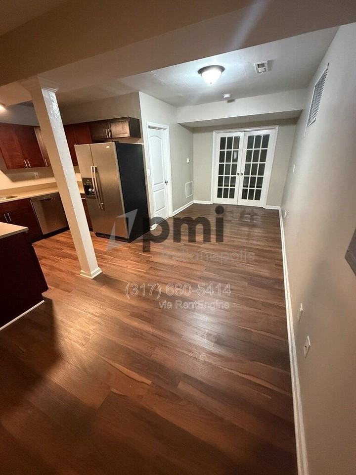 14998 Allisonville Rd - Photo 7 of 19