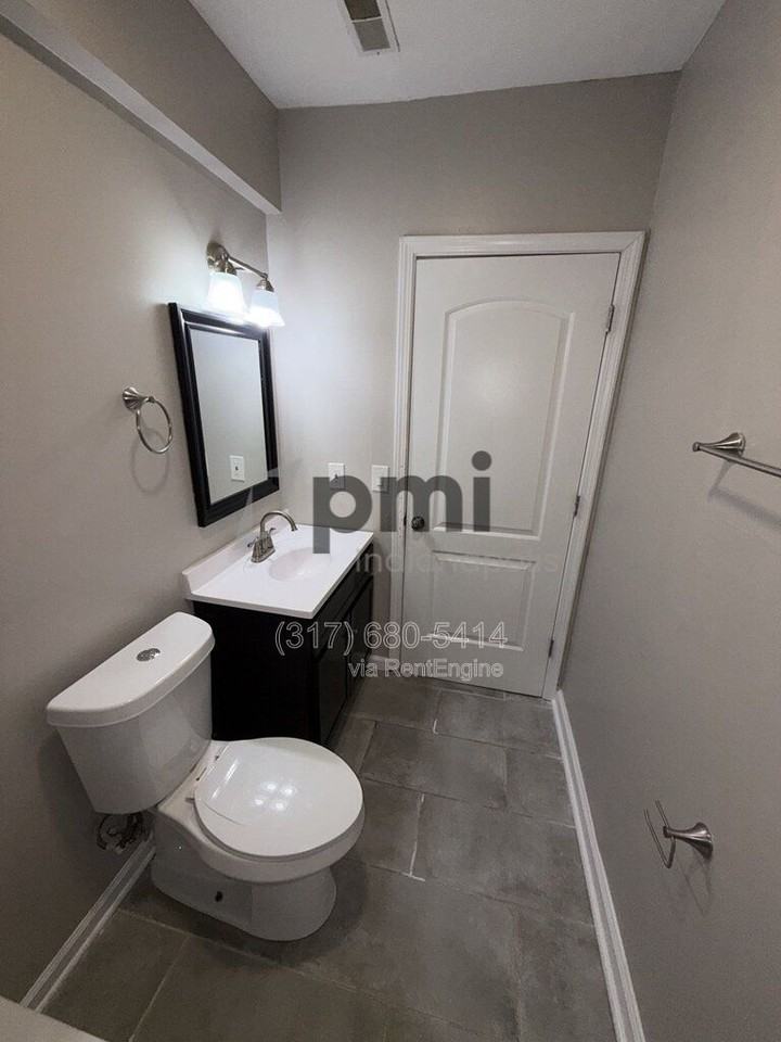 14998 Allisonville Rd - Photo 7 of 18
