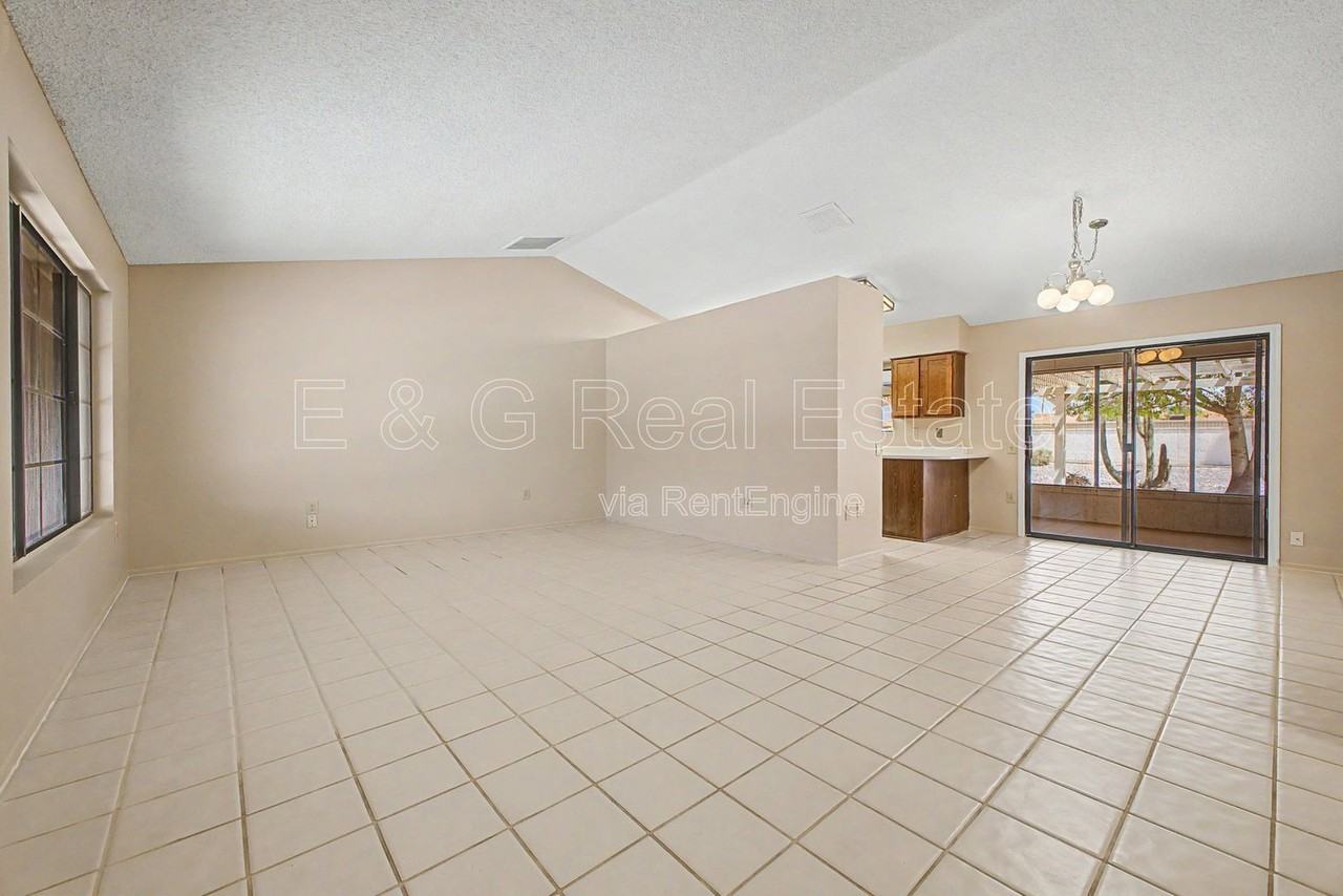 14222 W Yosemite Dr - Photo 3 of 38