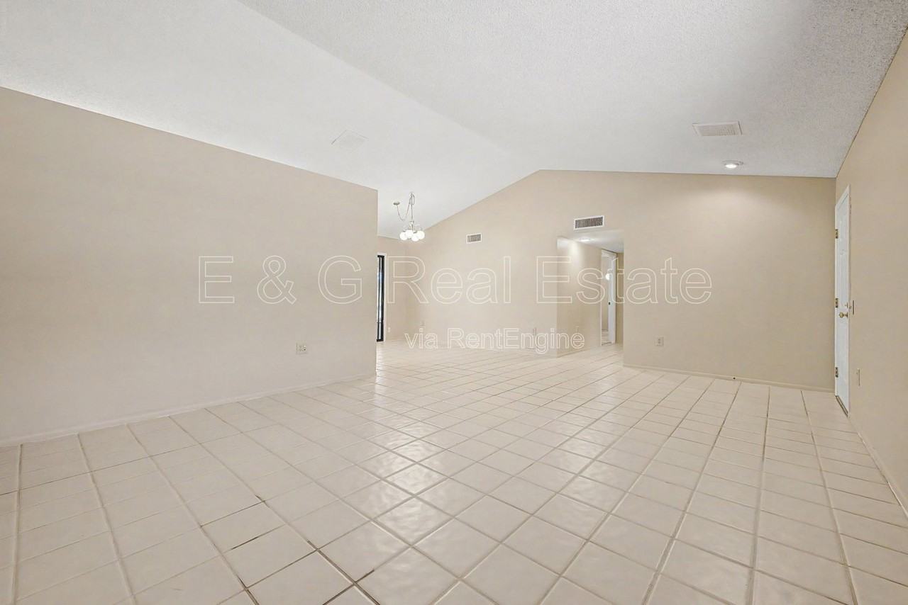 14222 W Yosemite Dr - Photo 4 of 38