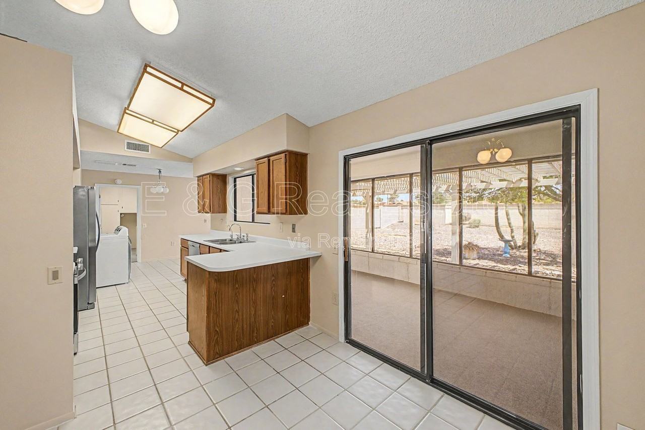 14222 W Yosemite Dr - Photo 6 of 38