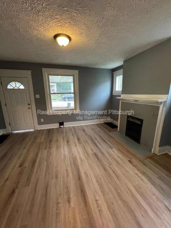 311 W Burgess St #1 - Photo 2 of 13