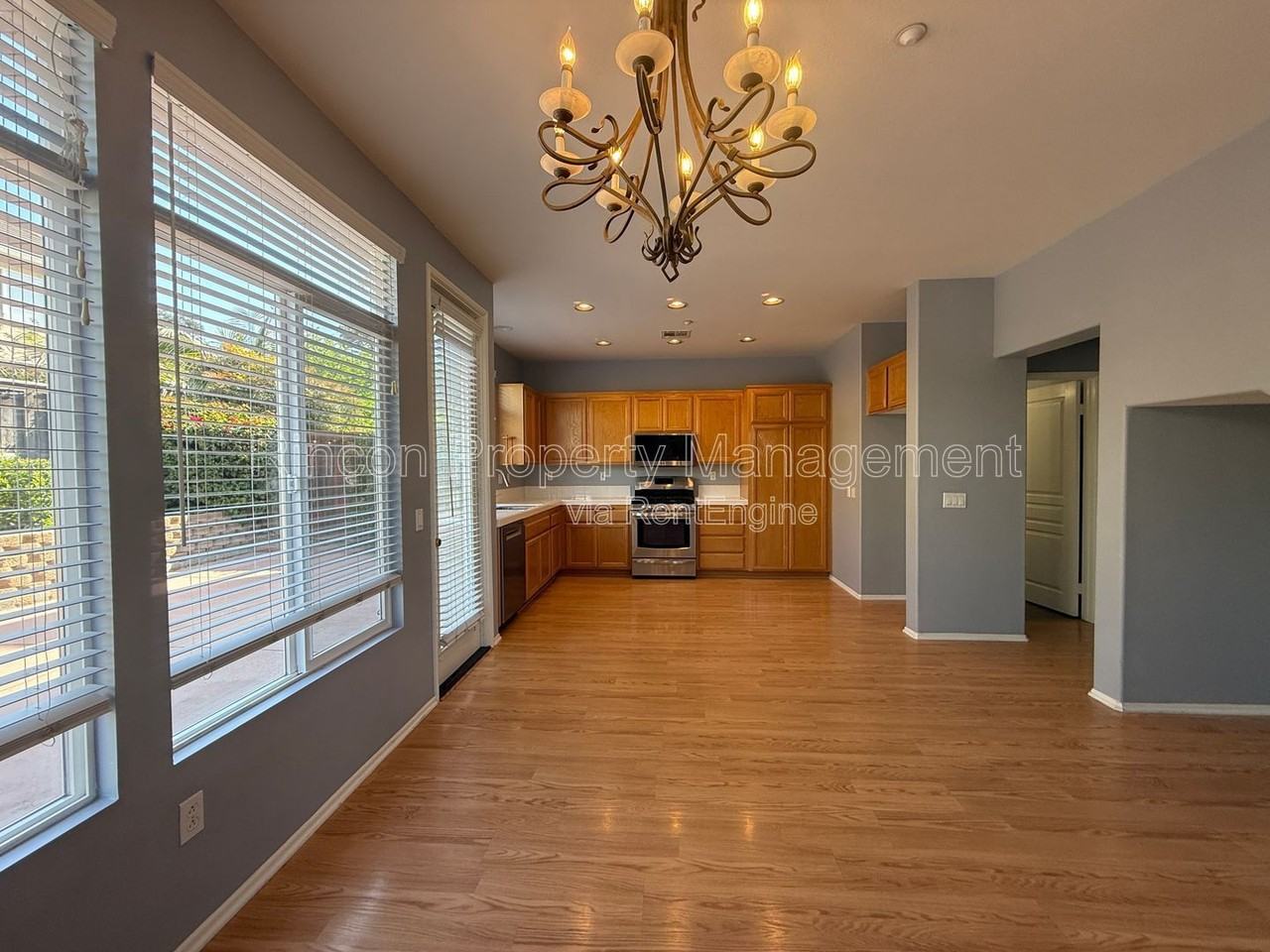 4729 Ellington St - Photo 4 of 19