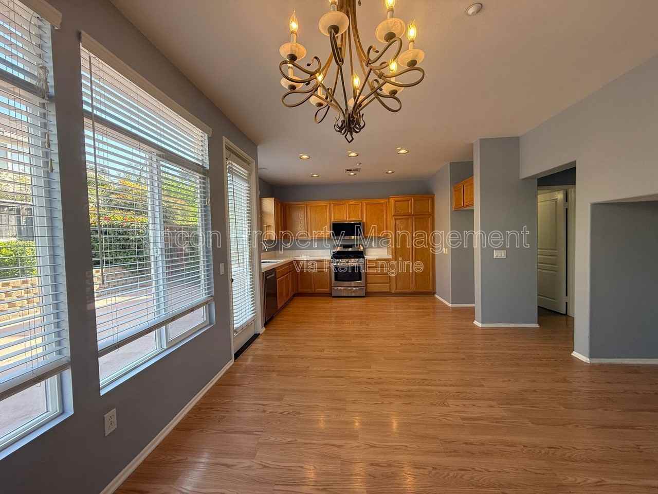 4729 Ellington St - Photo 5 of 19