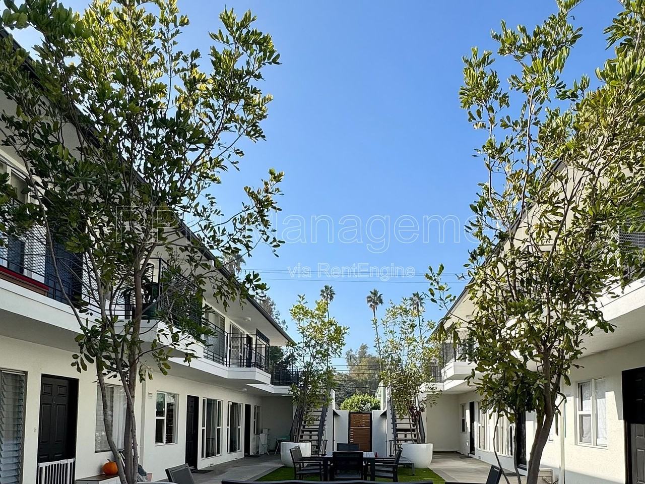 1138 9th St #B - Photo 2 of 10