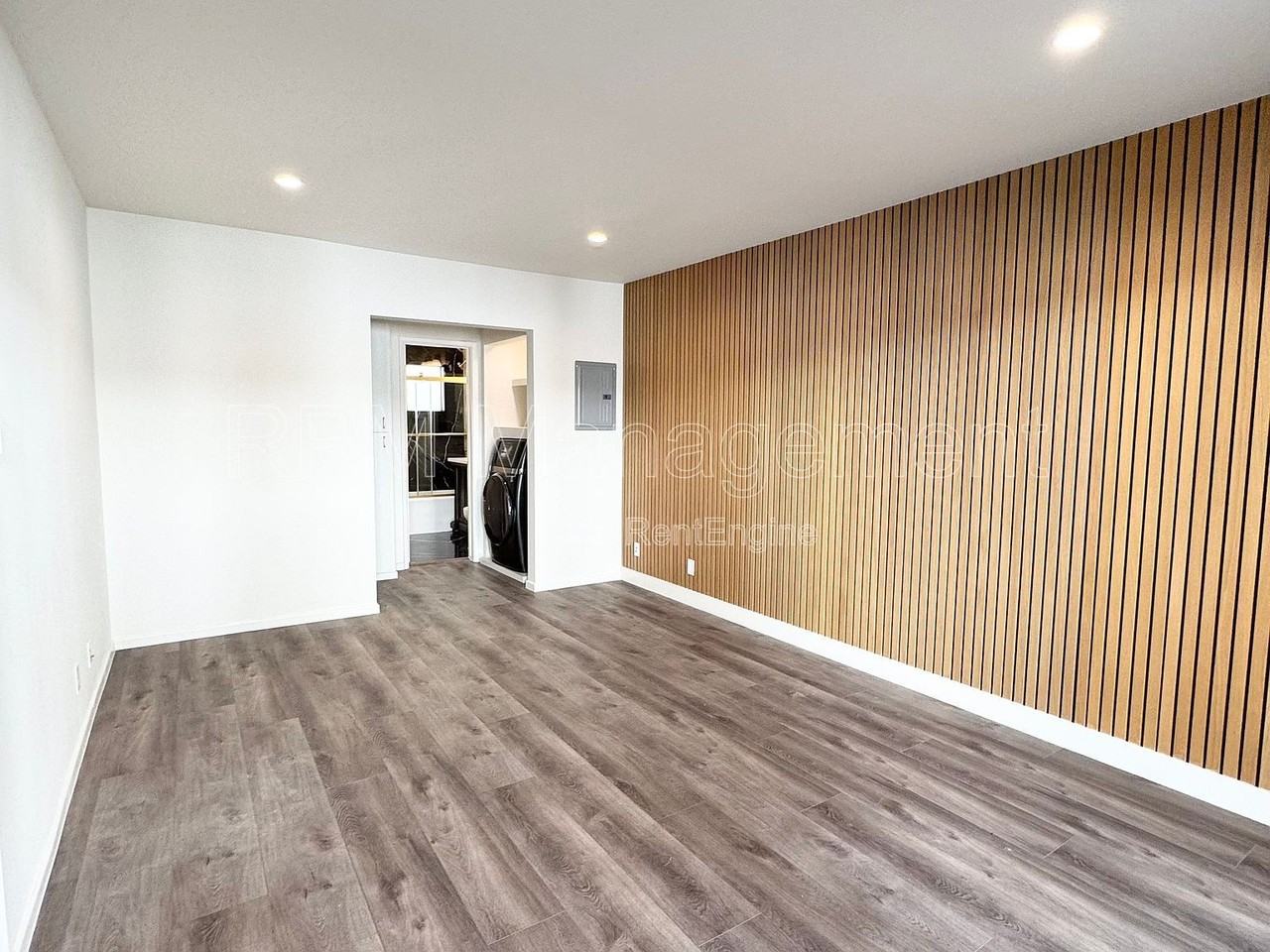 1138 9th St #B - Photo 4 of 10
