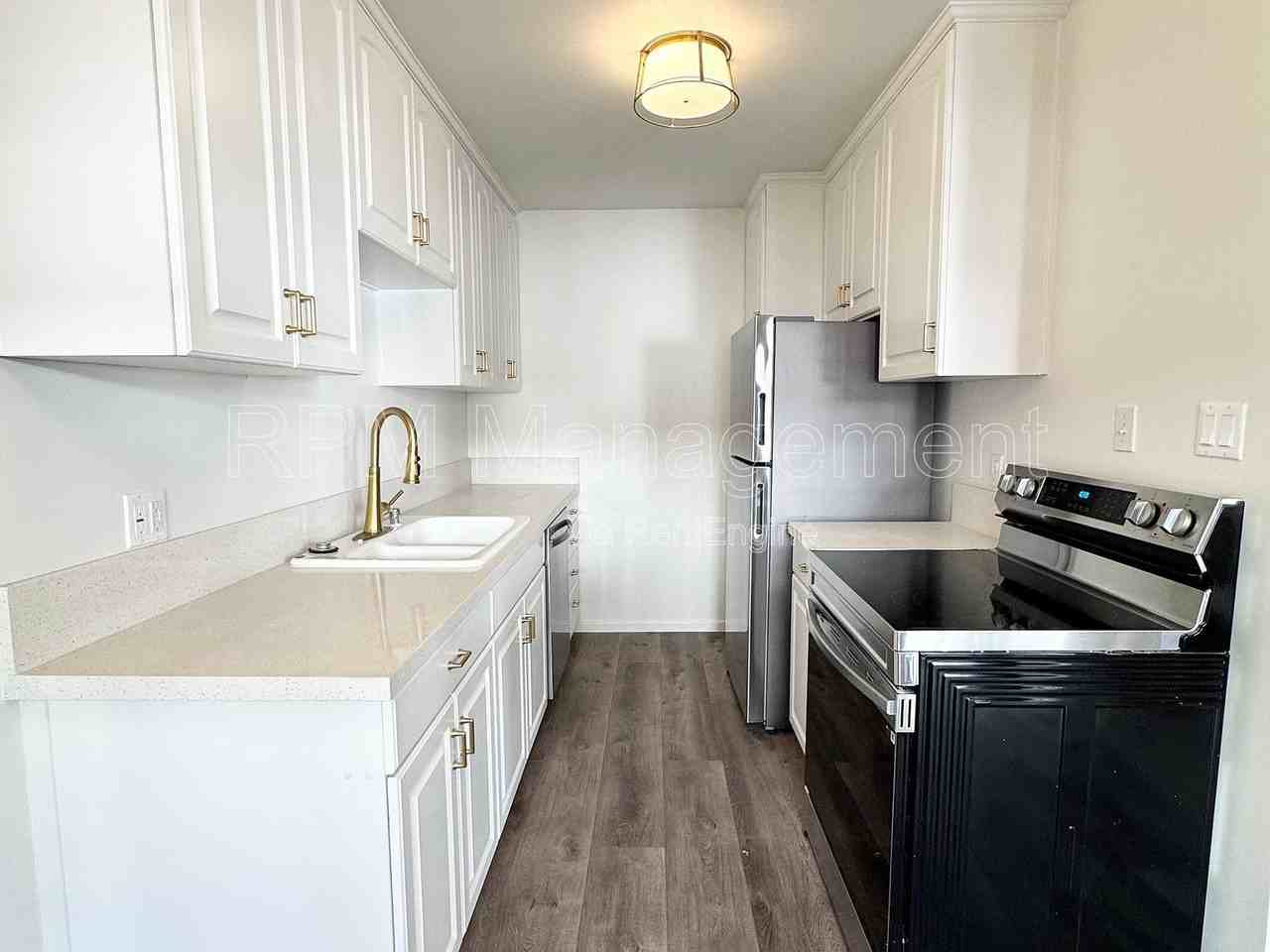 1138 9th St #B - Photo 6 of 10
