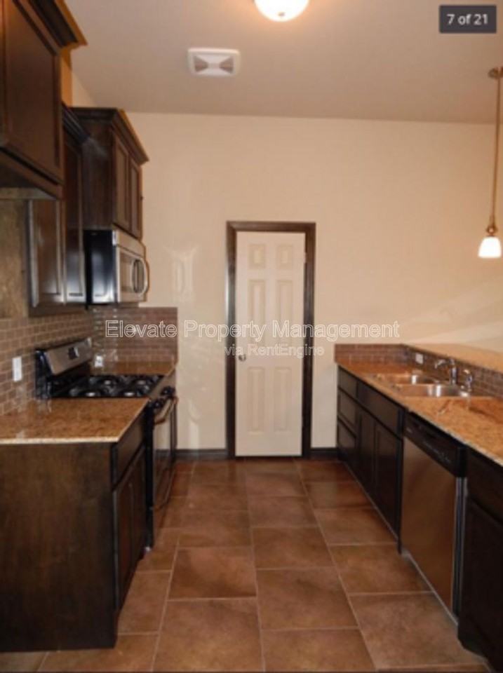10715 Nw 23rd Ter - Photo 3 of 13