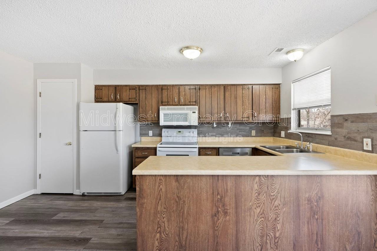 11 Delray Ct - Photo 5 of 14