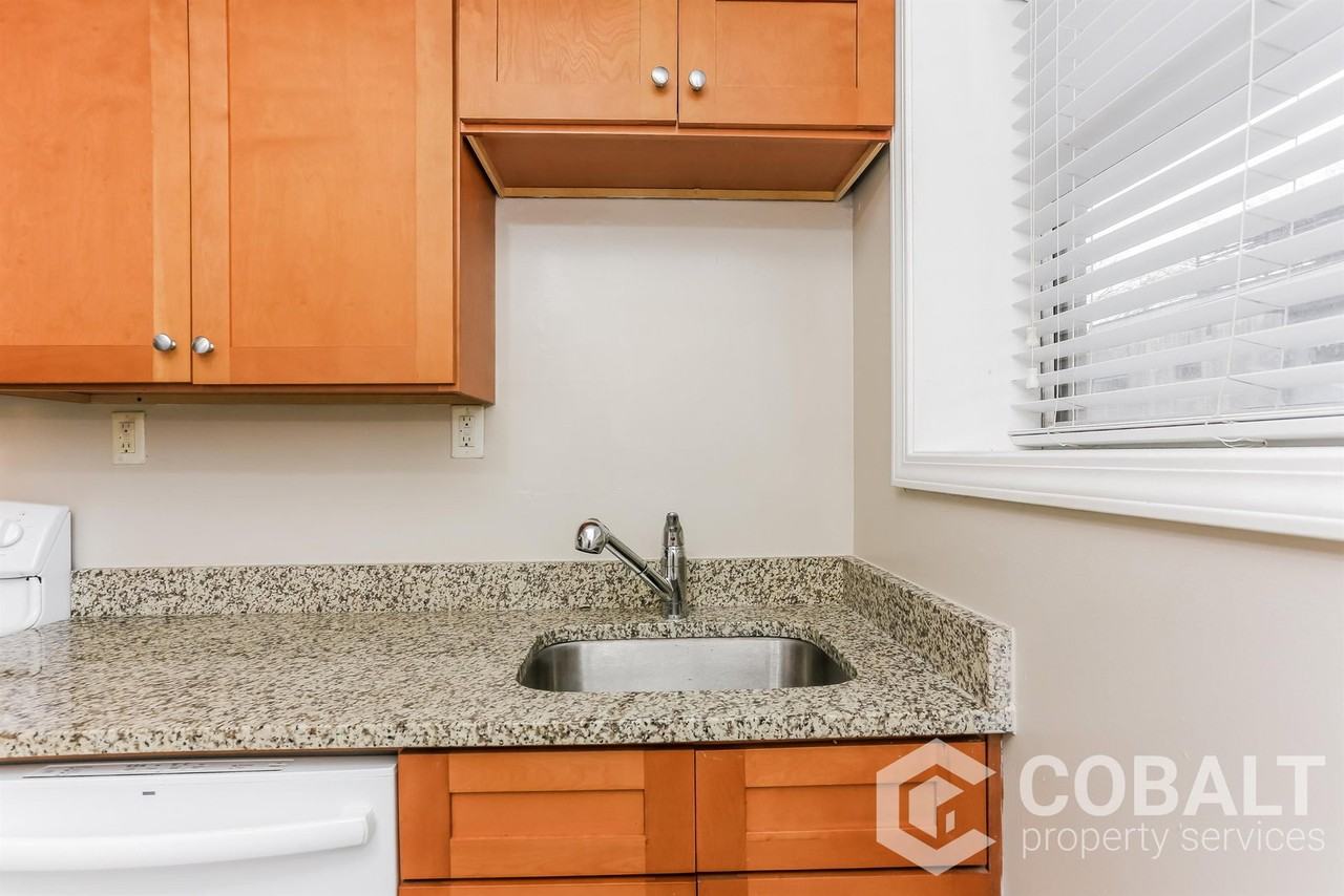 271 Glen Iris Dr Ne #3A - Photo 3 of 17