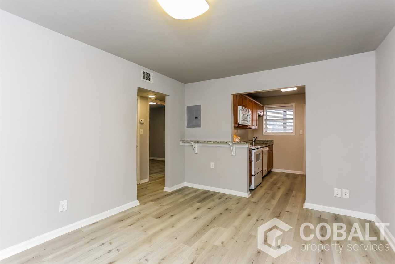 271 Glen Iris Dr Ne #3A - Photo 5 of 17