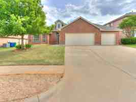 featured image of 11304 Nw 98th St