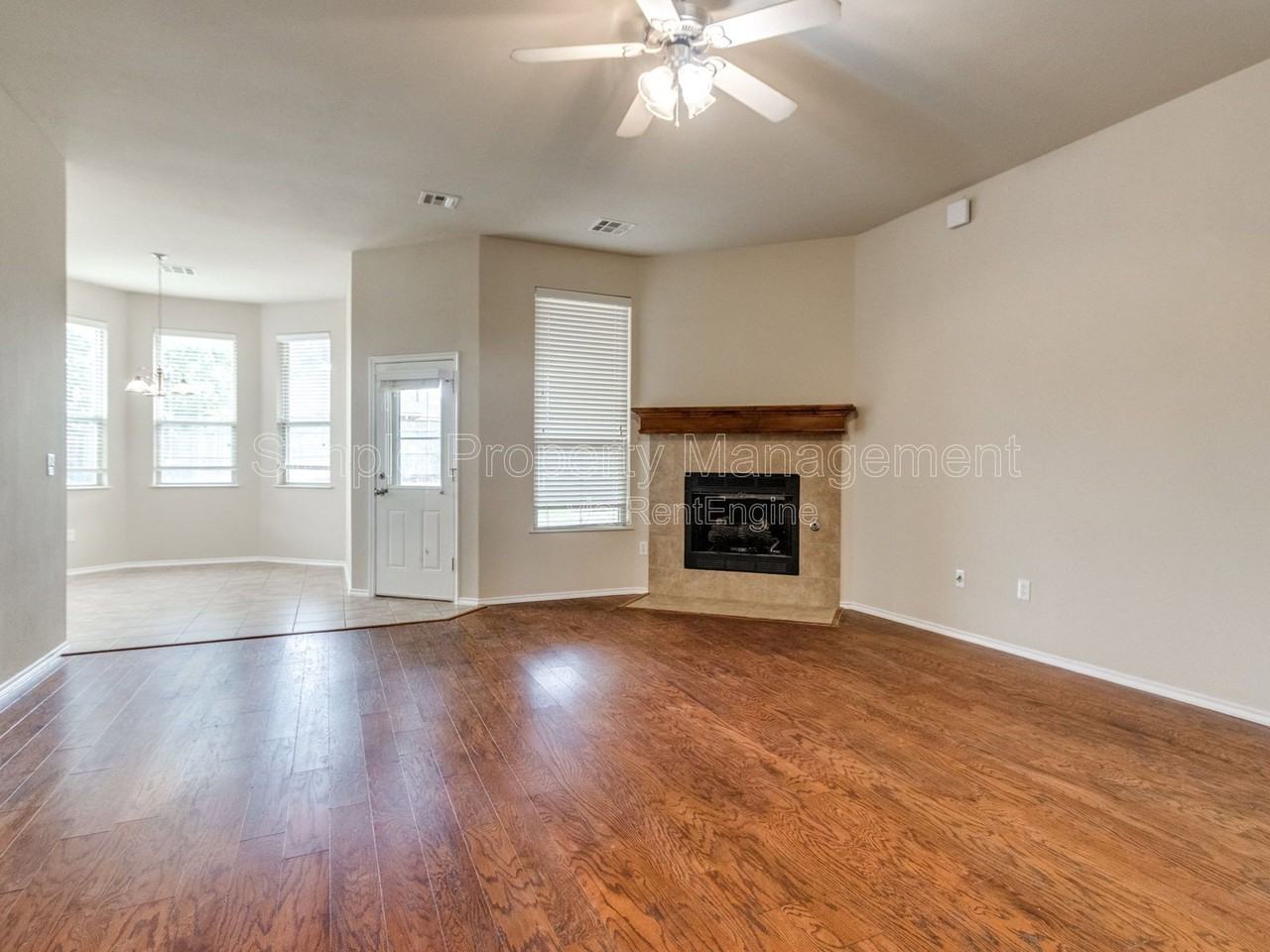 11304 Nw 98th St - Photo 4 of 30