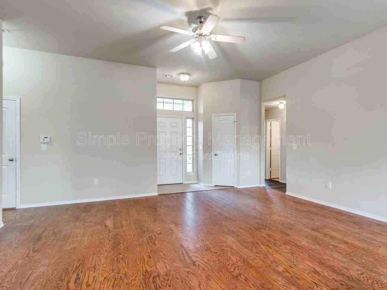 11304 Nw 98th St - Photo 5 of 30