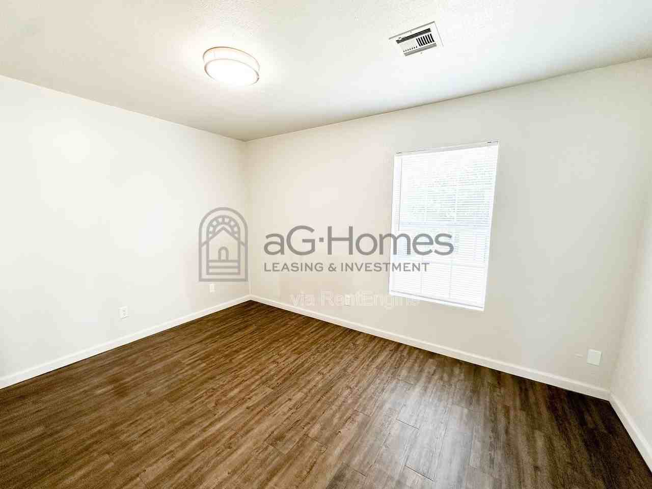 5617 N Donald Ave - Photo 6 of 13