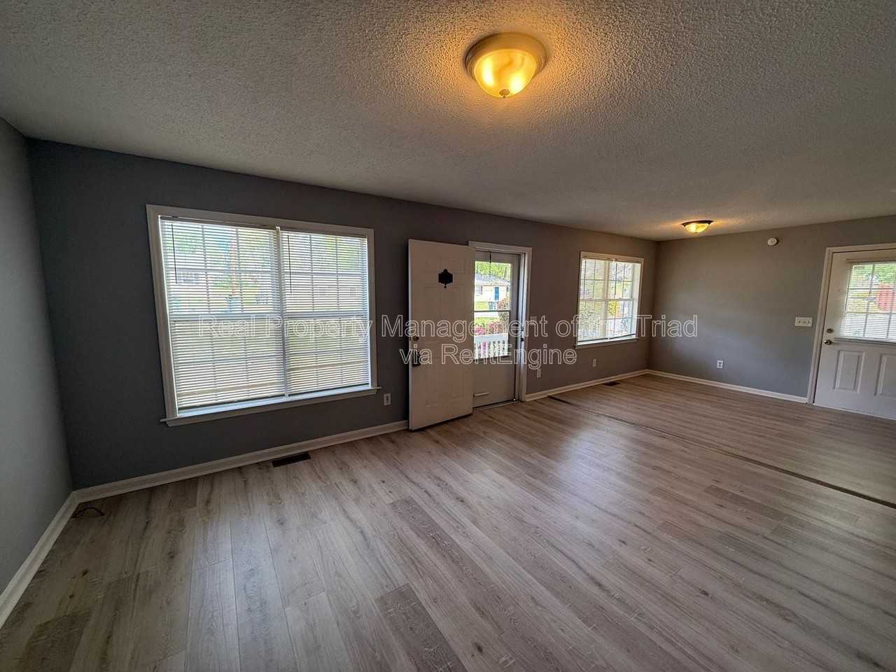1014 Tuscaloosa St - Photo 2 of 16