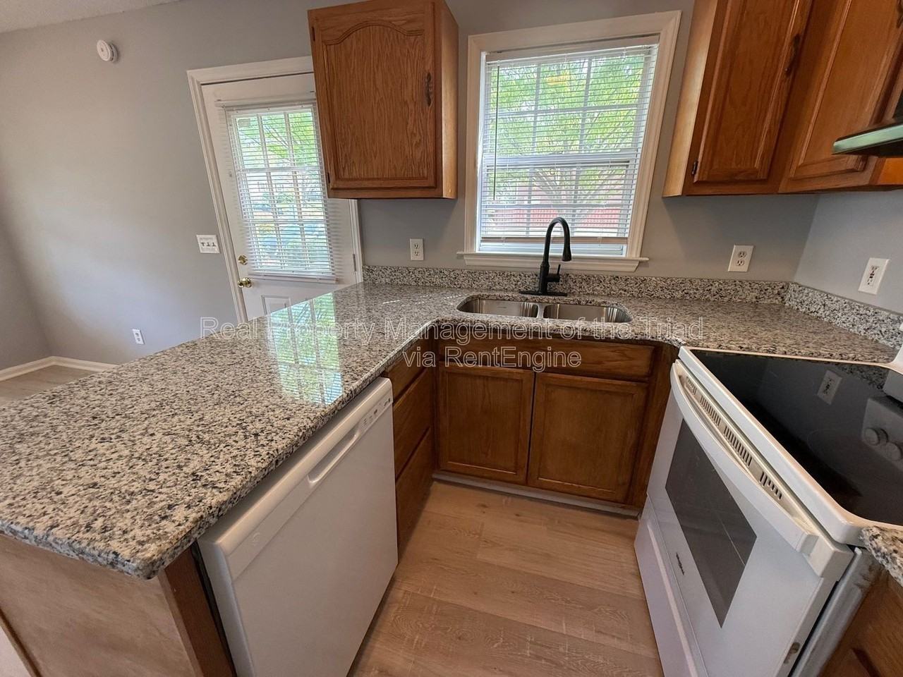 1014 Tuscaloosa St - Photo 4 of 16