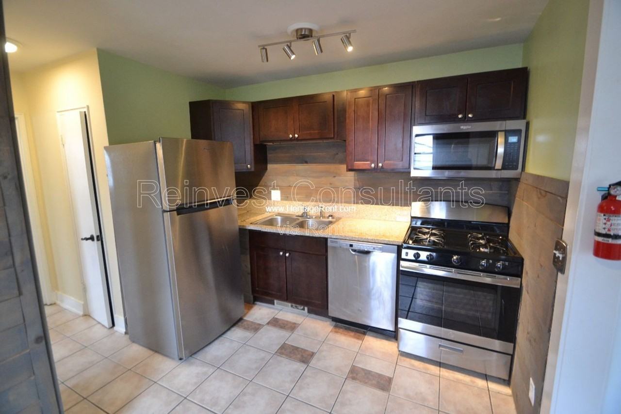 6941 Mulberry St #3 - Photo 3 of 10