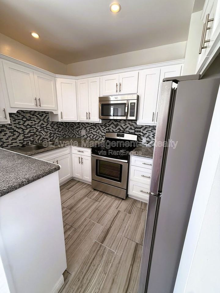 770 S Boyle Ave #107 - Photo 6 of 25