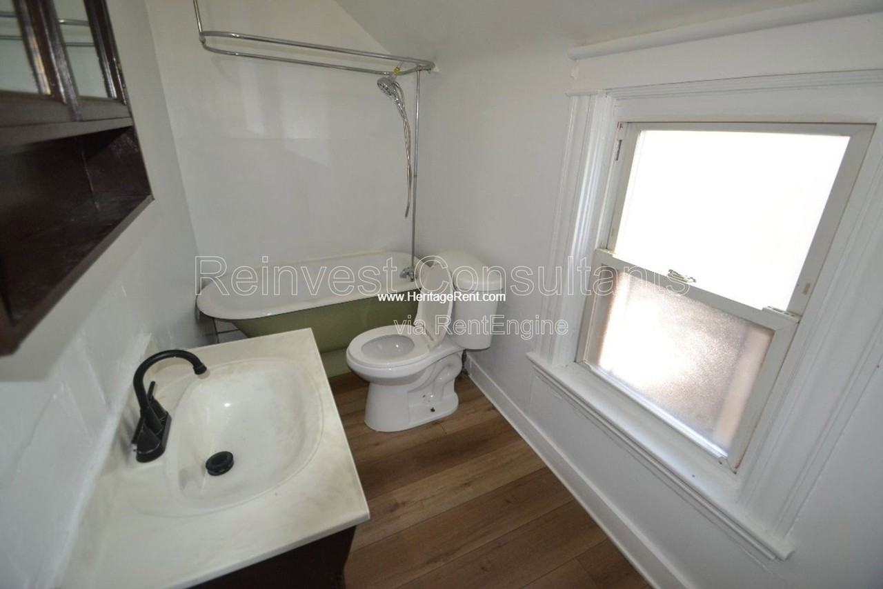 1658 Iliff Ave - Photo 7 of 11
