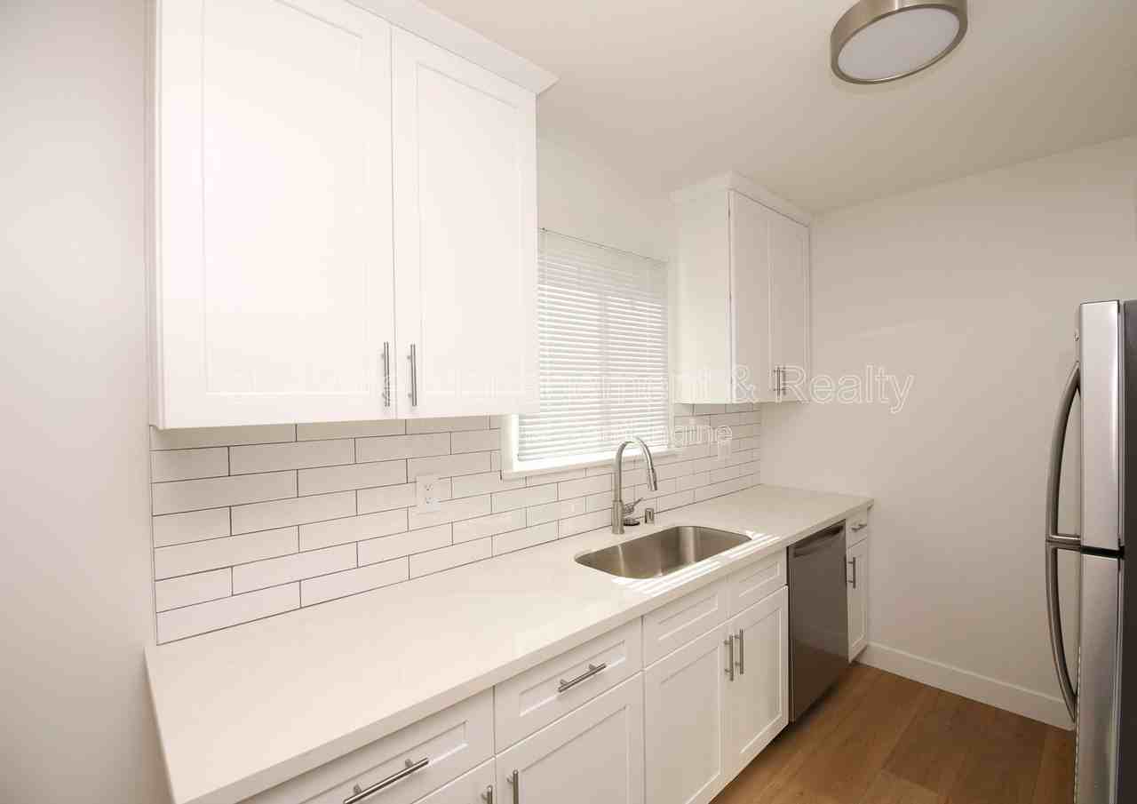 14115 Gilmore St #02 - Photo 4 of 13