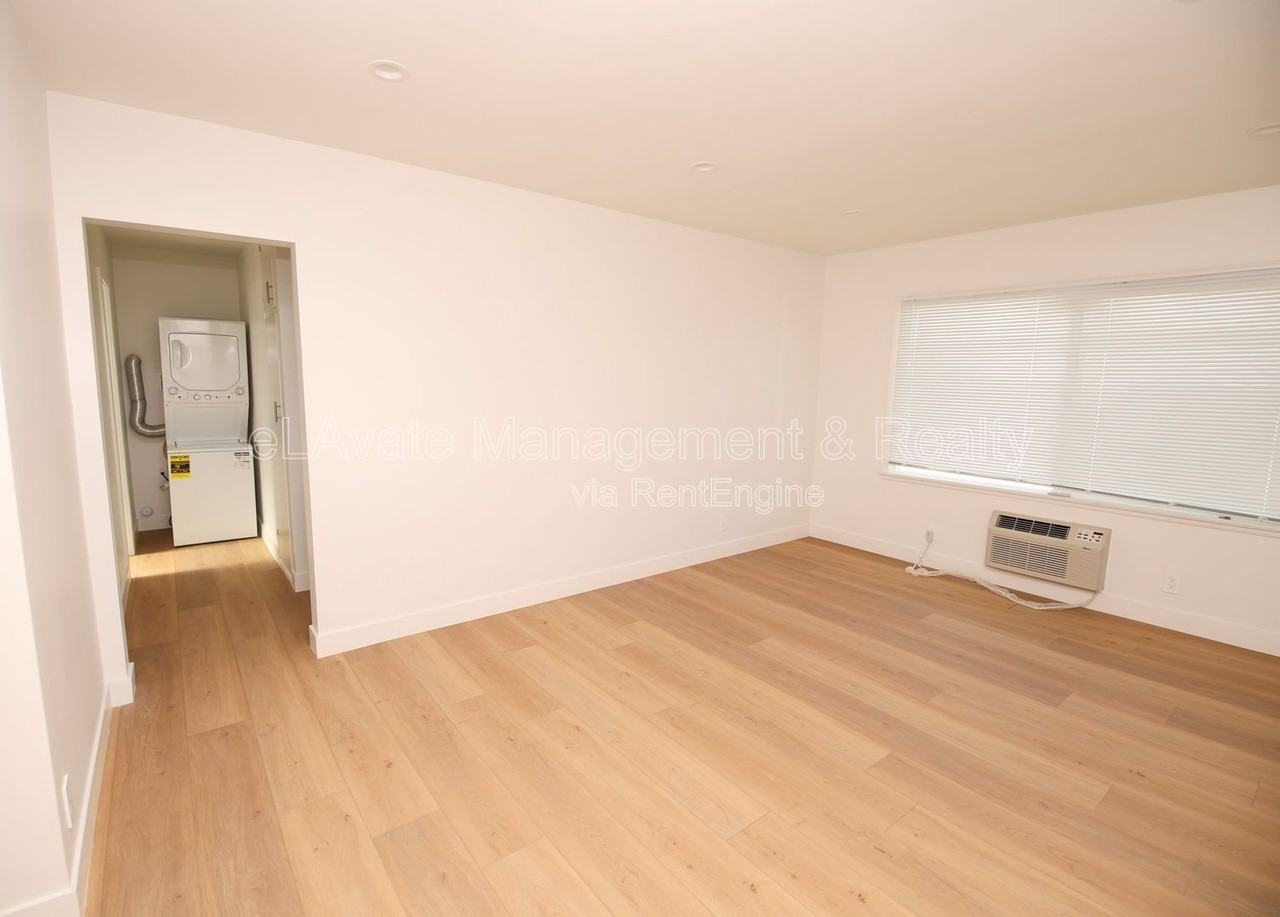 14115 Gilmore St #02 - Photo 7 of 13