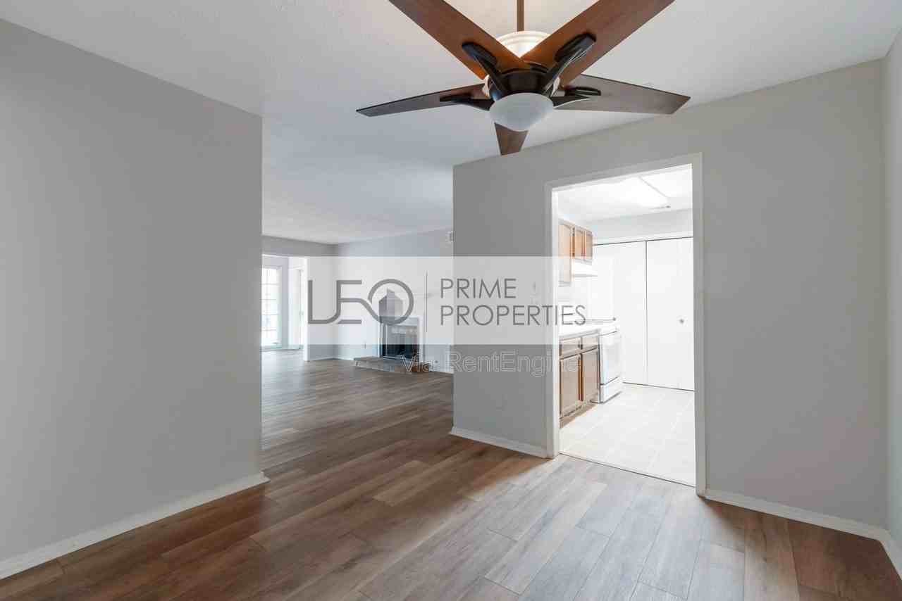 1350 Brockett Pl - Photo 4 of 15