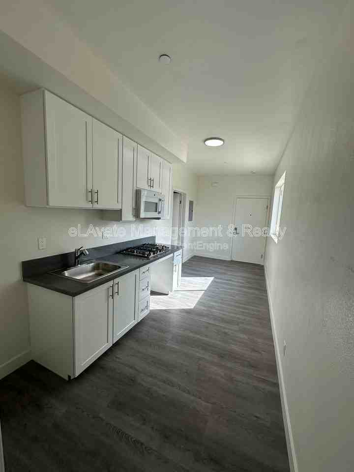 226 W 87th St #204 - Photo 2 of 25
