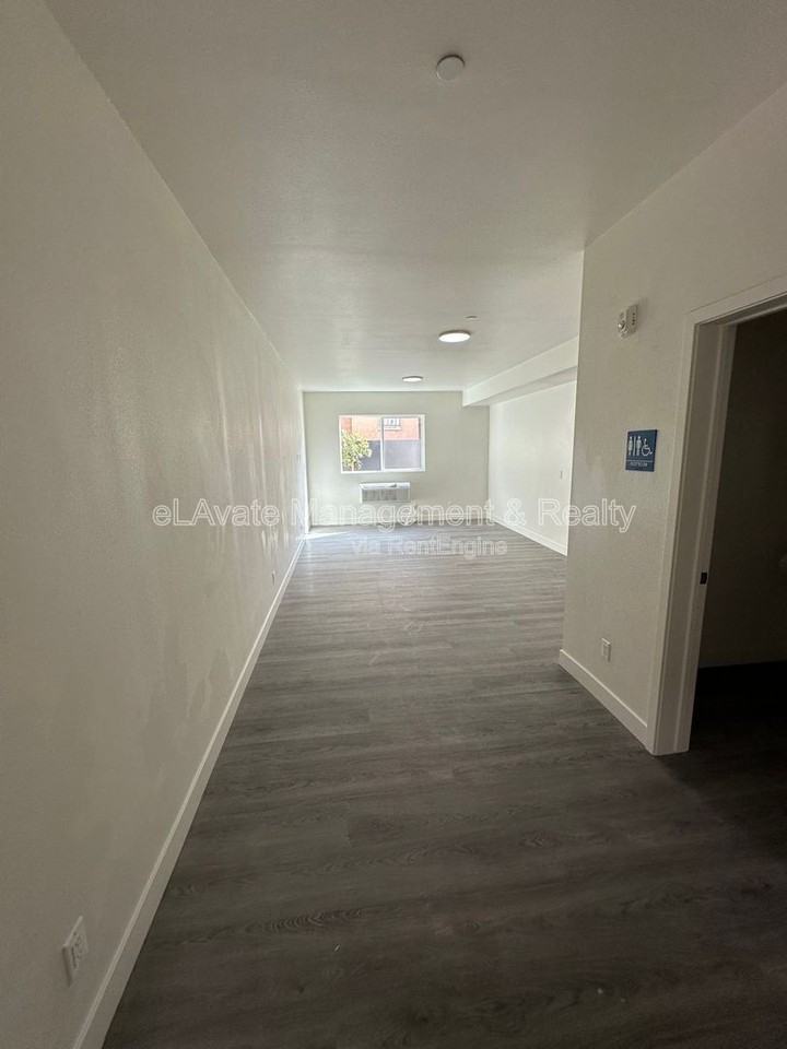 226 W 87th St #204 - Photo 7 of 25