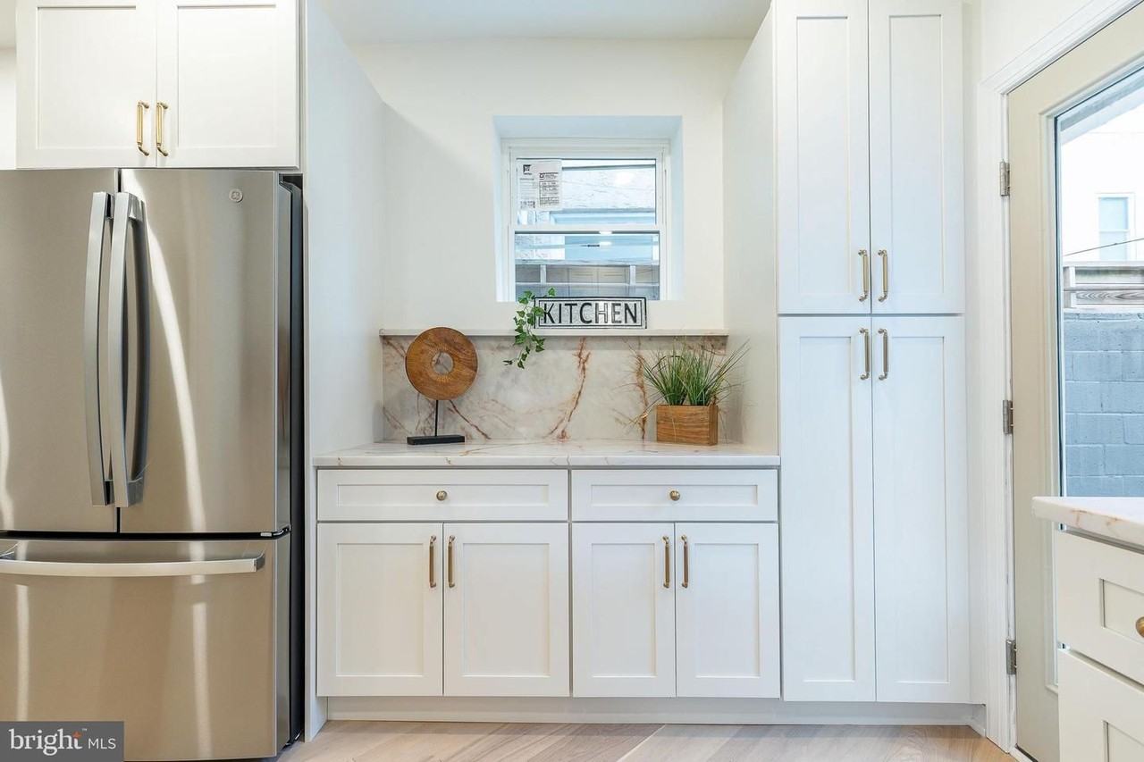 814 Mountain St - Photo 4 of 33