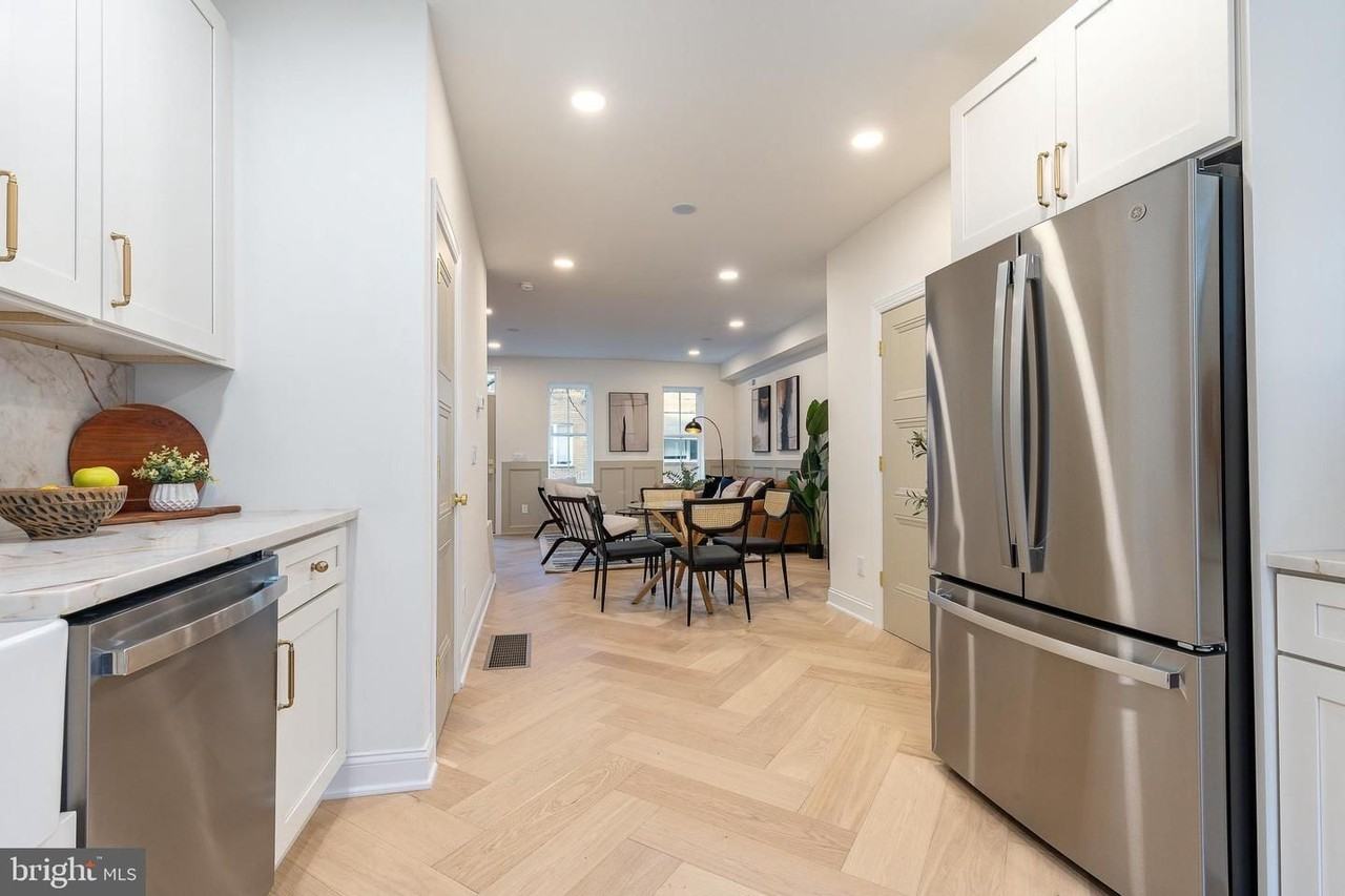 814 Mountain St - Photo 5 of 33