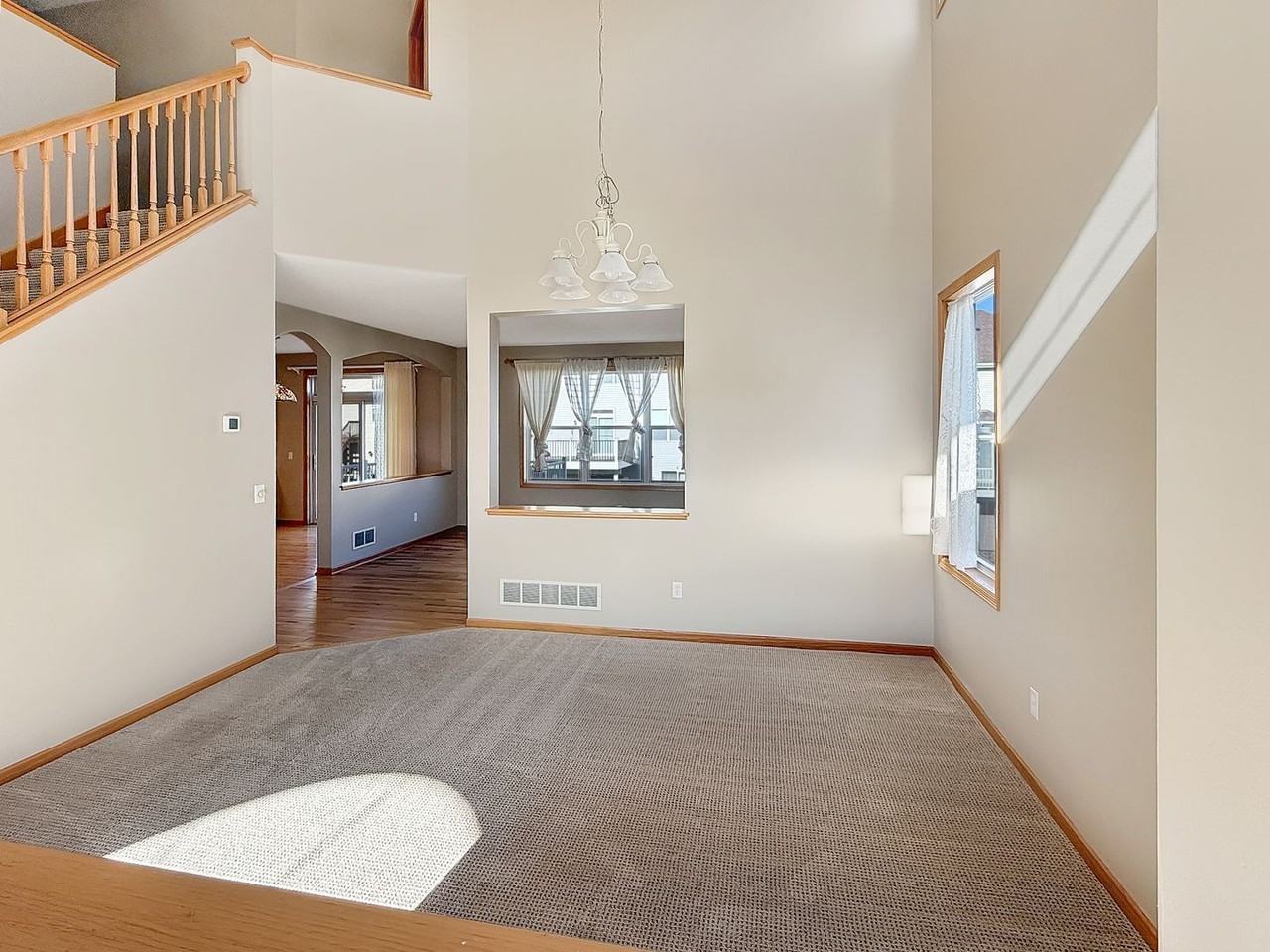 4885 Merrimac Ln N - Photo 4 of 22