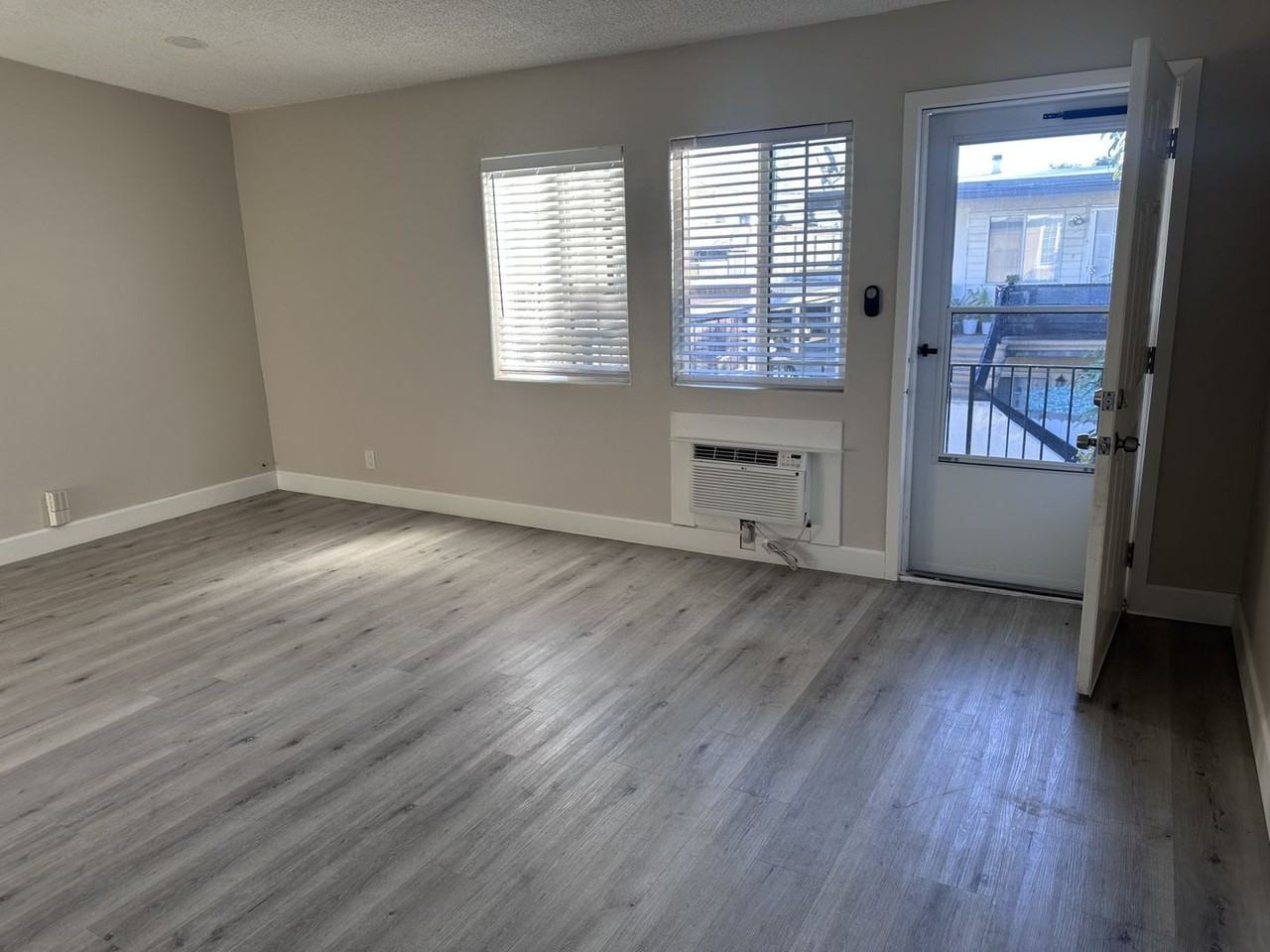 2119 E Westport Dr #7 - Photo 5 of 12