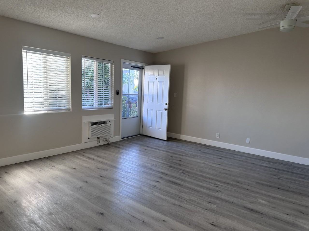 2119 E Westport Dr #7 - Photo 6 of 12