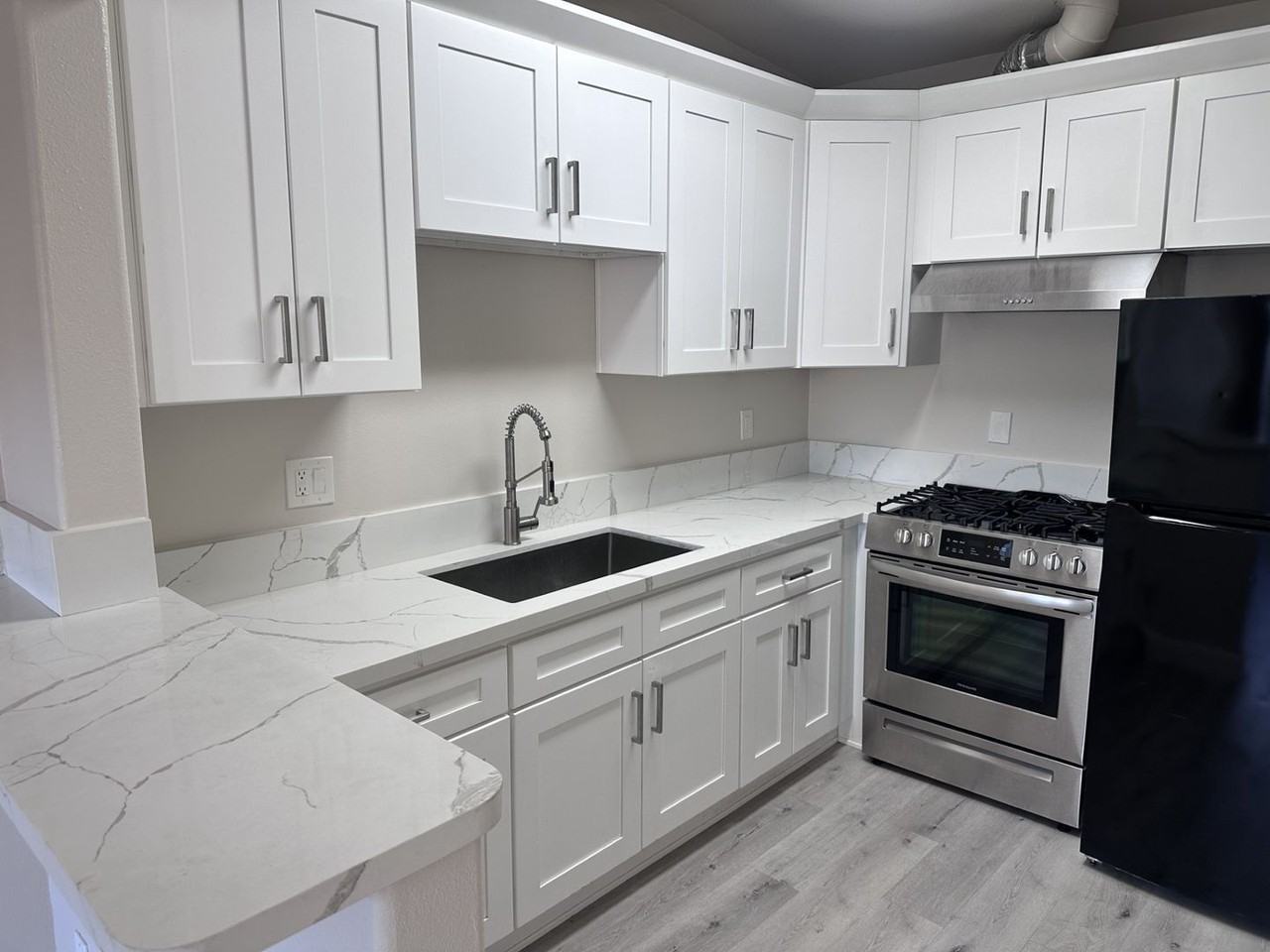 2119 E Westport Dr #7 - Photo 7 of 12