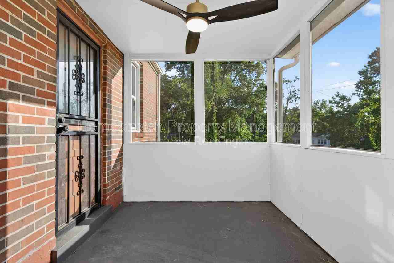 4707 Roxie St - Photo 3 of 28