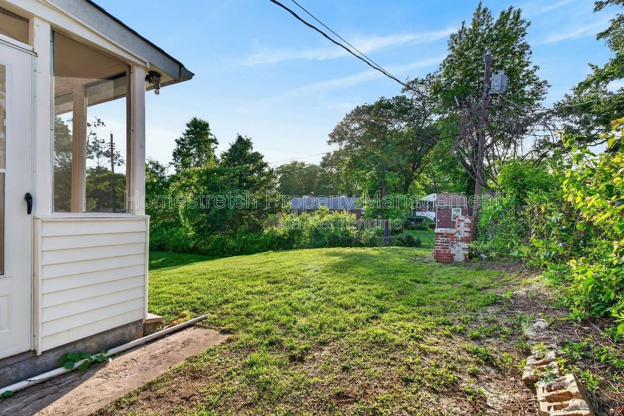 4707 Roxie St - Photo 4 of 28