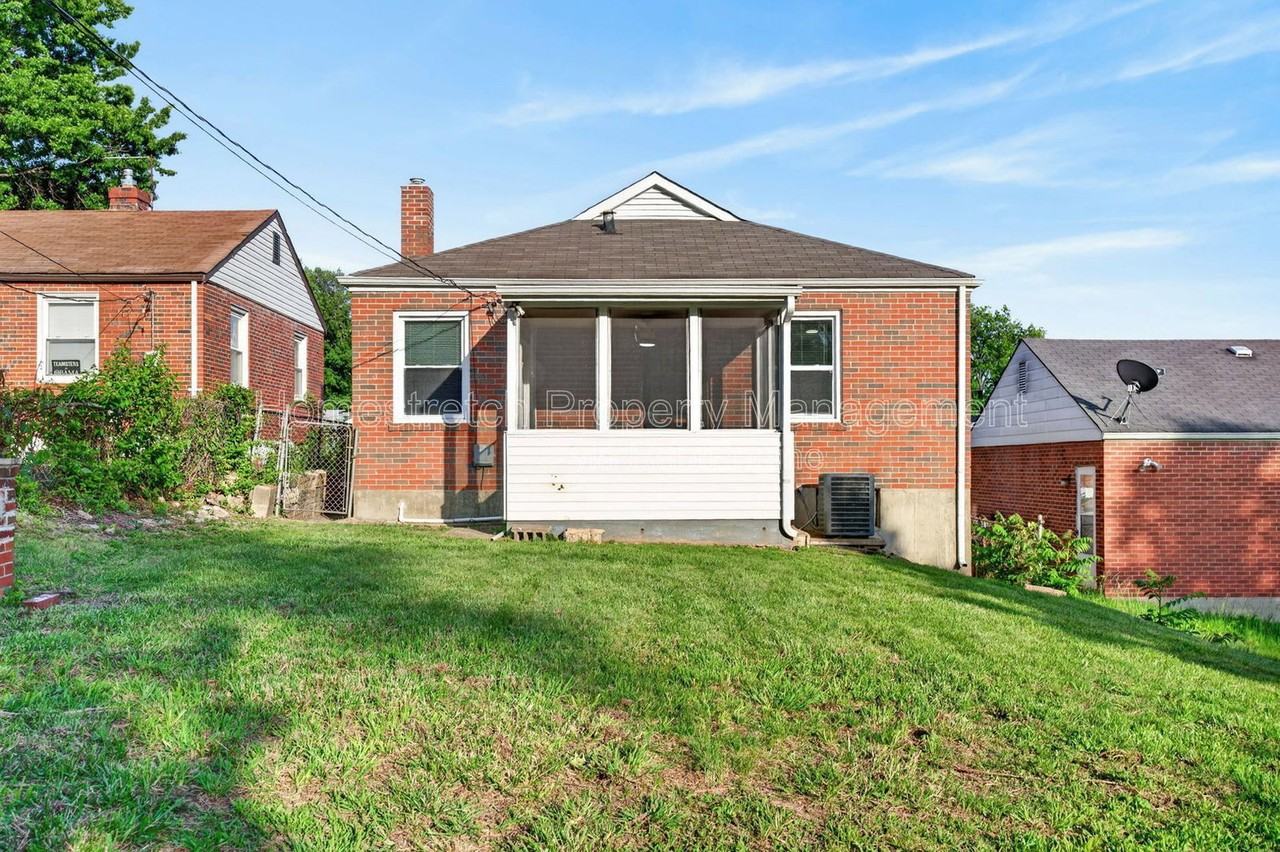 4707 Roxie St - Photo 5 of 28