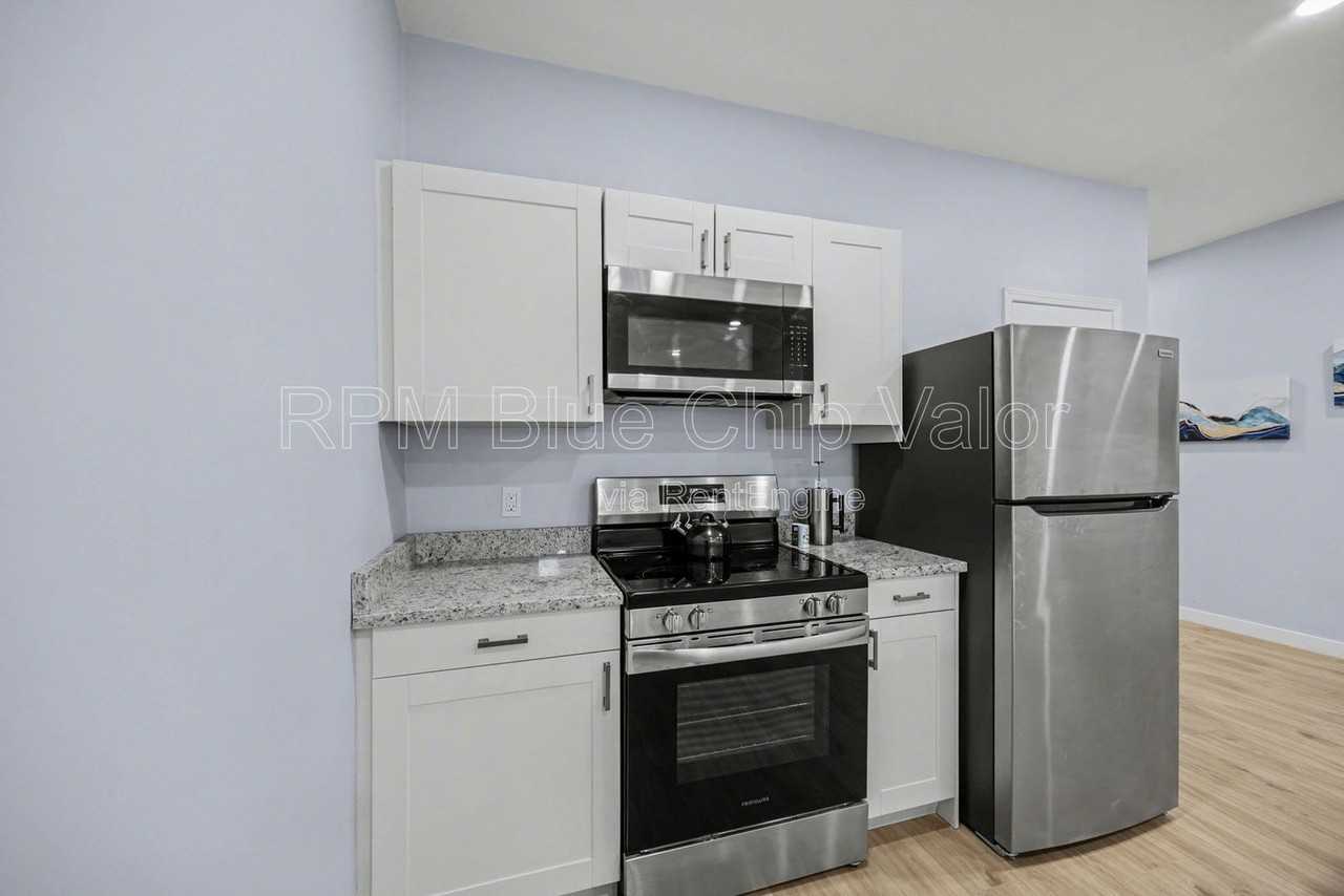 3982 Superior Ave #1W - Photo 2 of 17