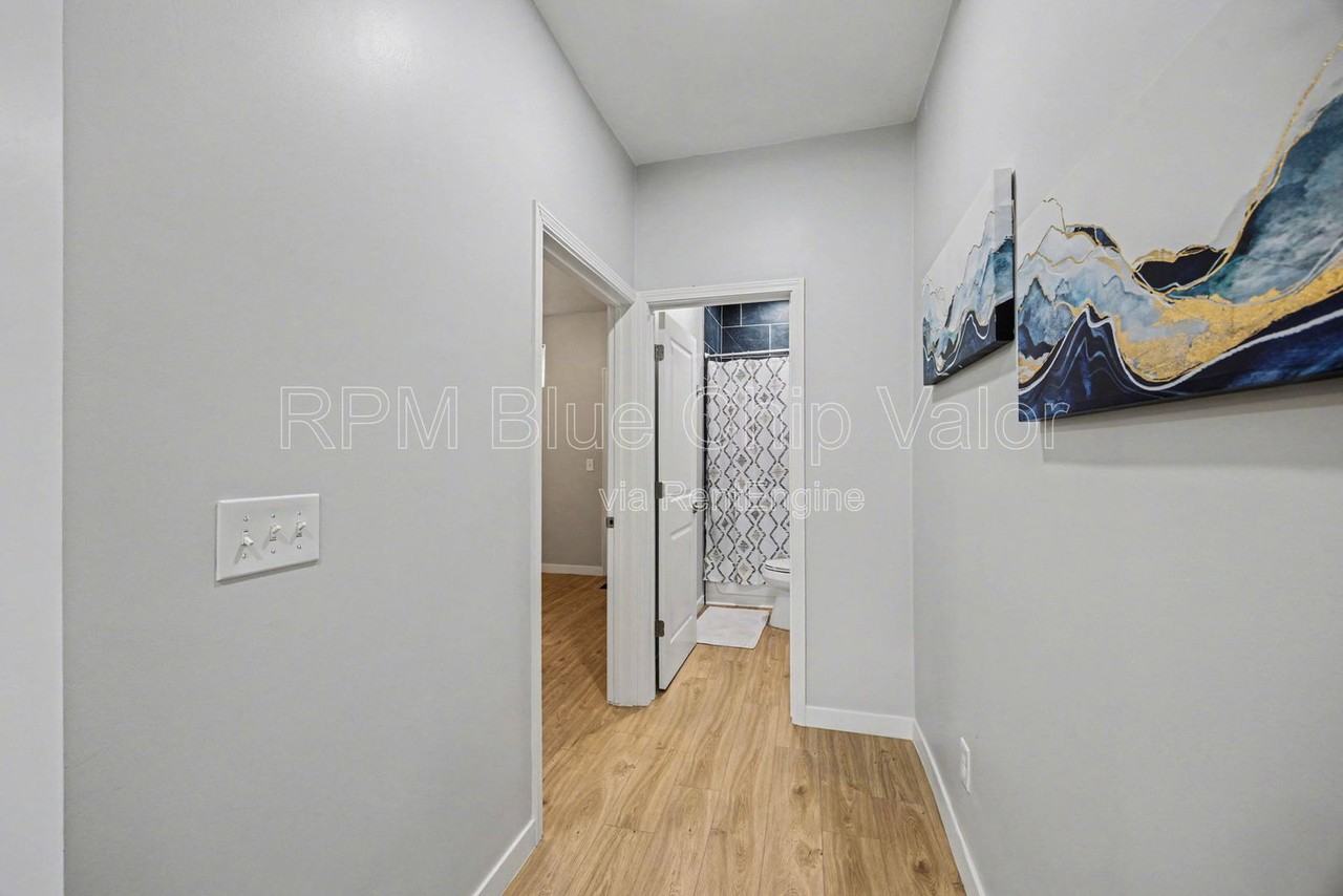 3982 Superior Ave #1W - Photo 5 of 17