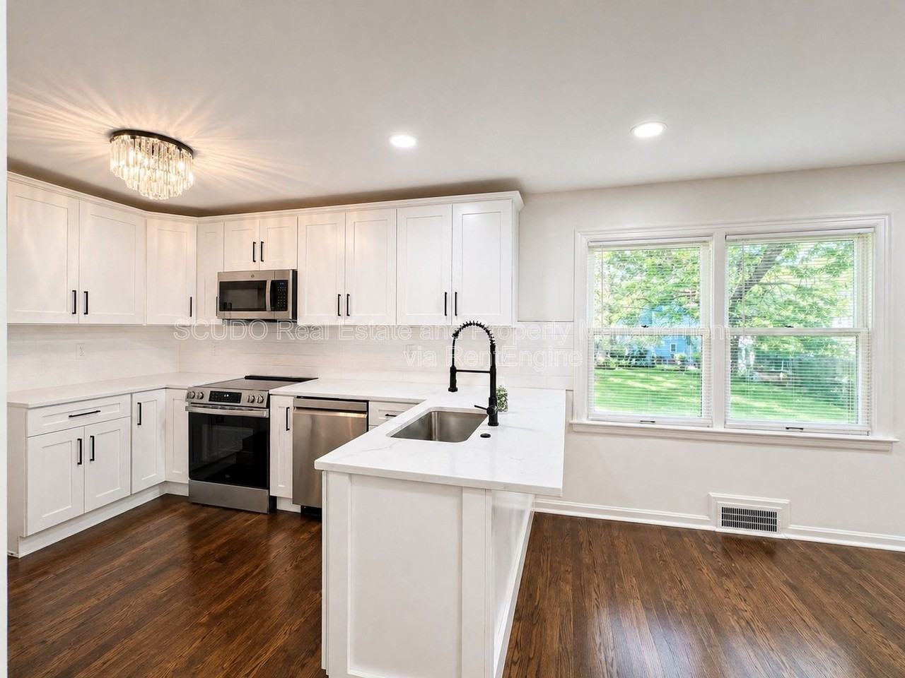 6720 Holmes Rd - Photo 5 of 18