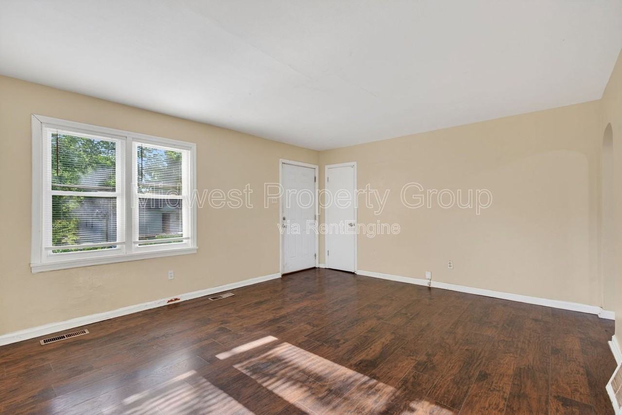 224 S Harvey Ave - Photo 7 of 19